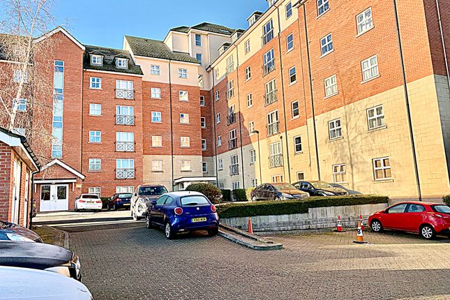 Flat to rent in Britannia House, Bedford