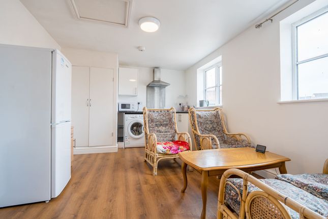 Flat 5, 26 Clemens Street, Leamington Spa photo 2