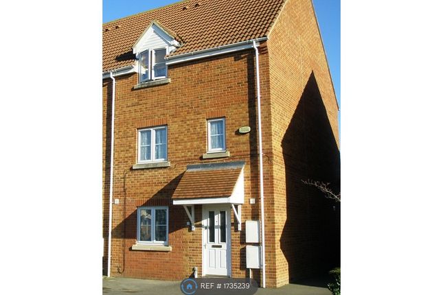 Studio flat on Marsh Farm Lane, Swindon, £800/mo