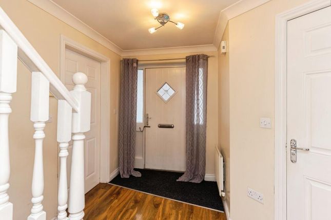 1, Manor Park Road, Cleckheaton photo 4