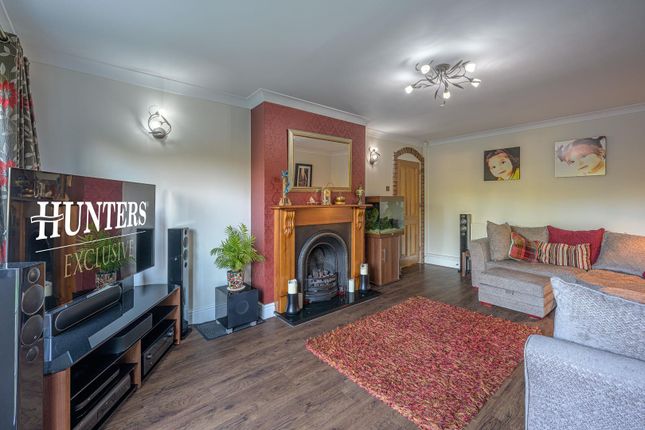 43, Middlefield Lane, Stourbridge photo 3