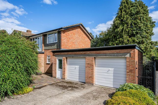 19, Kingsdene, Tadworth photo 3
