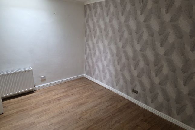 266C, High Road Leyton photo 2