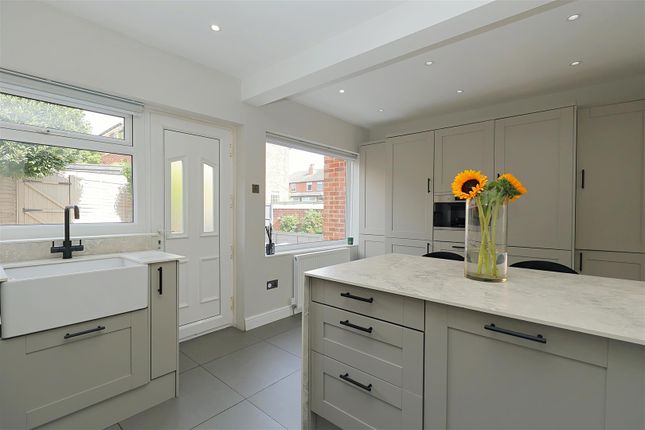 32, Raynville Road, West Yorkshire photo 4