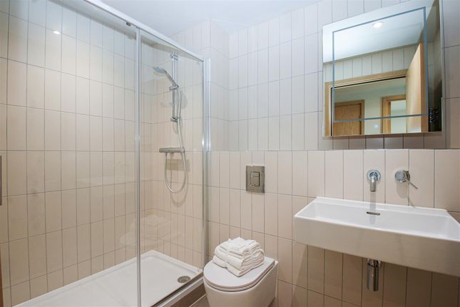 785 Bath Road, Hounslow photo 4