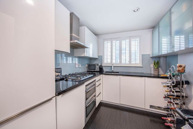 Flat for sale in Putney Hill, London
