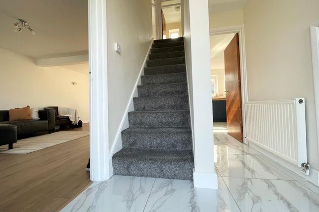 334, Beaumont Leys Lane, Leicester photo 2