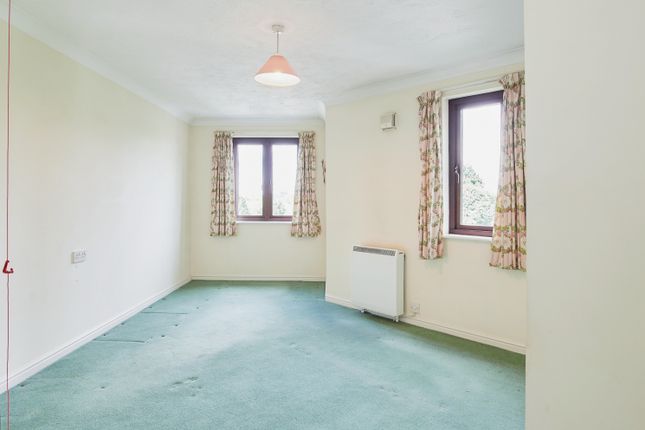 53, Beeches Court, Rednal photo 4