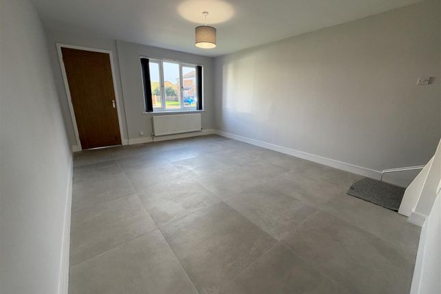 71, Aspendale Close, Preston photo 2