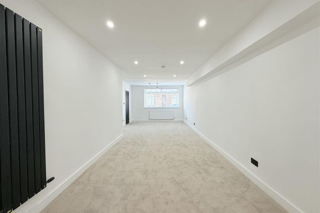 23, Lodge Lane, Dukinfield photo 3
