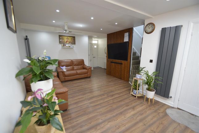 17, Davington Road, Dagenham photo 4