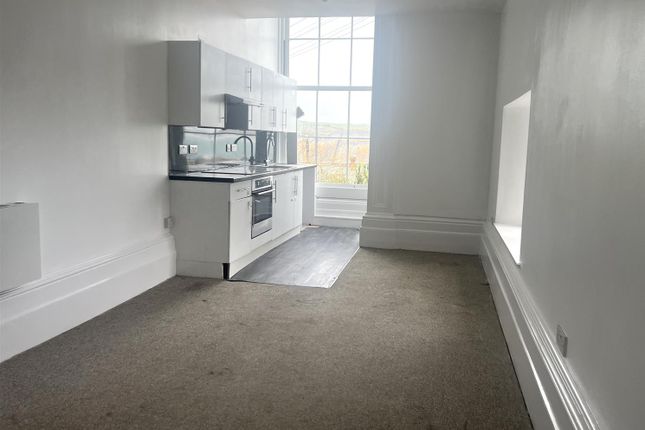 Flat 3 The Regent, Chapel Street, Penzance photo 4