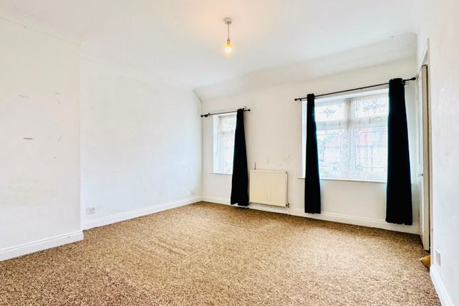 651, Becontree Avenue  photo 2