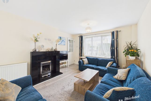 46 Grafton Road, Aylesbury photo 2