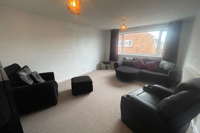 Maisonette to rent in Greendale Road, Coventry