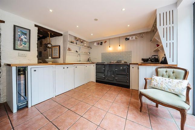 Brambly Hedge Cottage, Silver Street, Crewkerne photo 2
