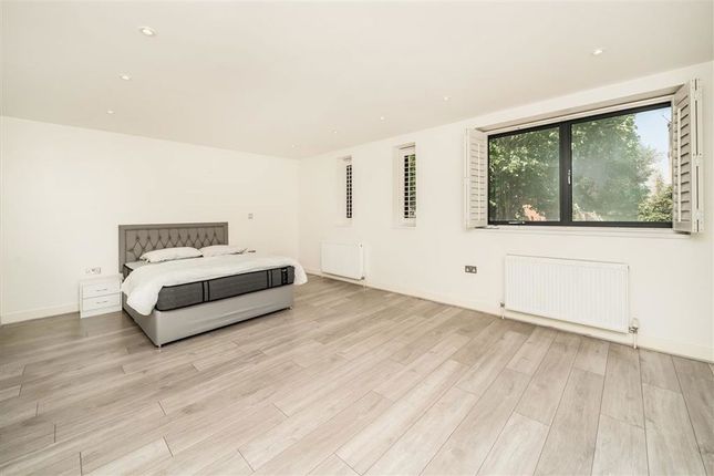 10A, Mapesbury Road, London photo 4