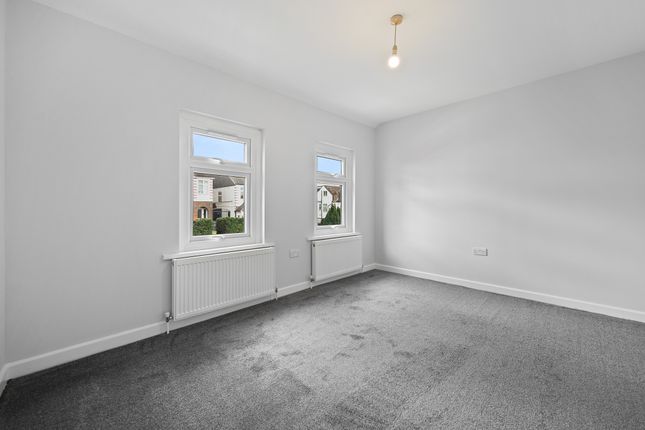 Maisonette to rent in Chase Road, London