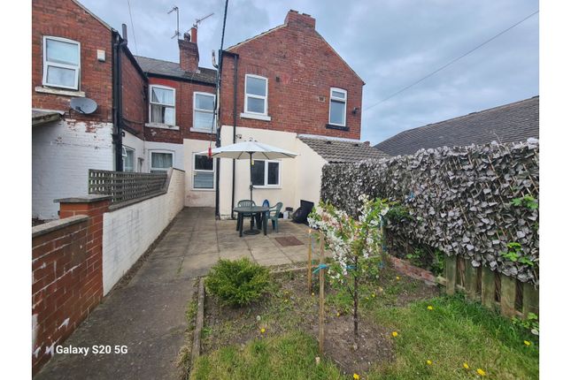 63, Shadyside, Doncaster photo 4