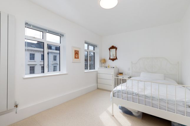 Flat for sale in Neate House, Lupus Street, London