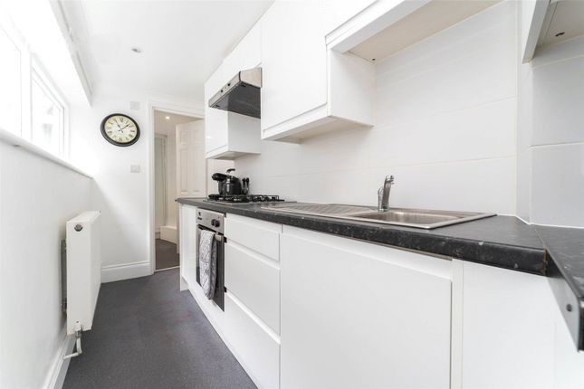 Basement Flat, 3, Madeira Place, East Sussex photo 3