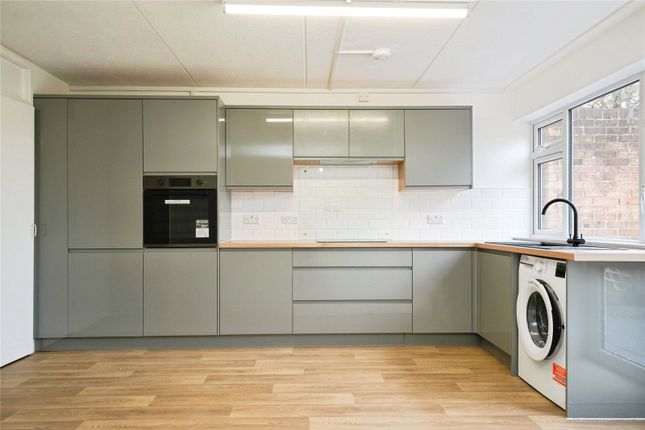 89, Columbia Close, Gloucestershire photo 2