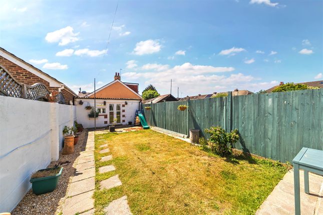 16, Grange Close, Gosport photo 4