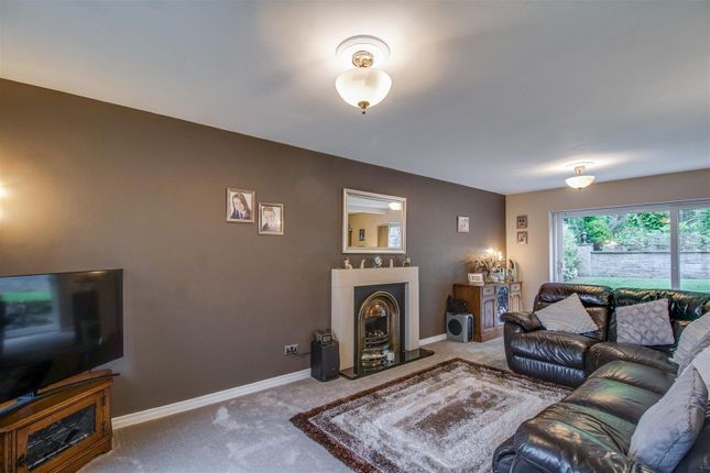 33, Cleveland Grove, Wakefield photo 2
