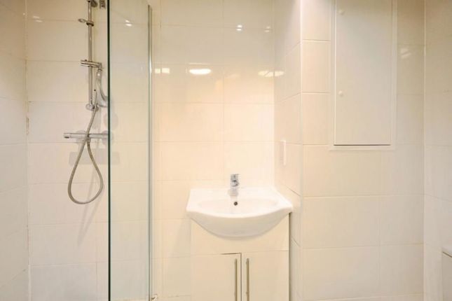 Flat 302, Spectrum Apartments,, 20 Egerton Street, Sheffield photo 4