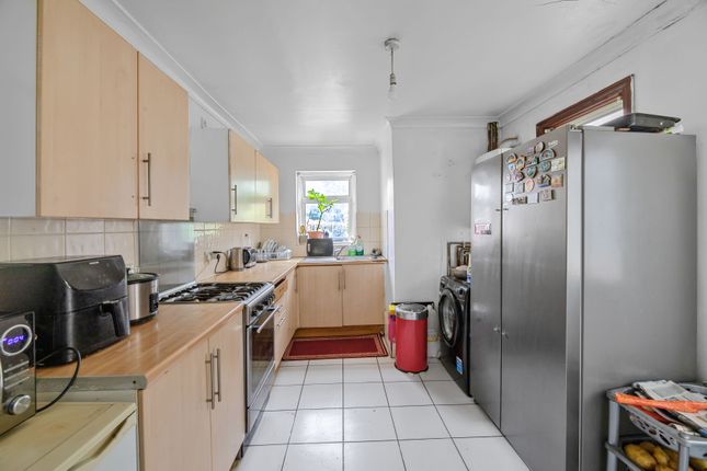 18, Mortlake Road, Ilford photo 3