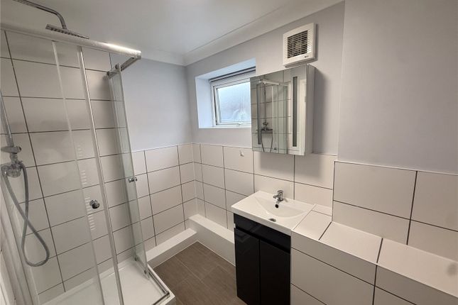 21, Bradley Road, London photo 5