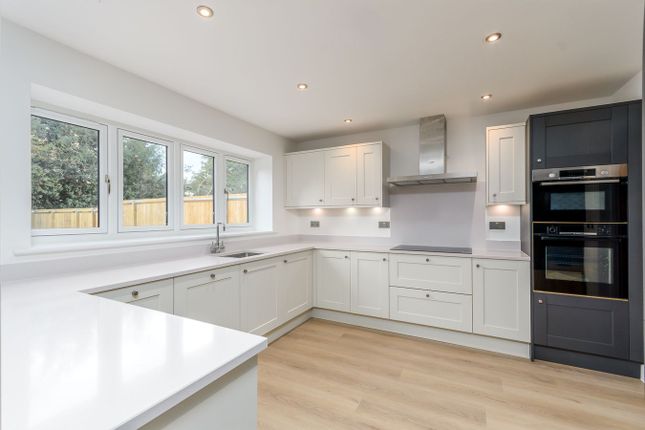 Oaklands, 3 Beaumont Close, Warwick photo 4