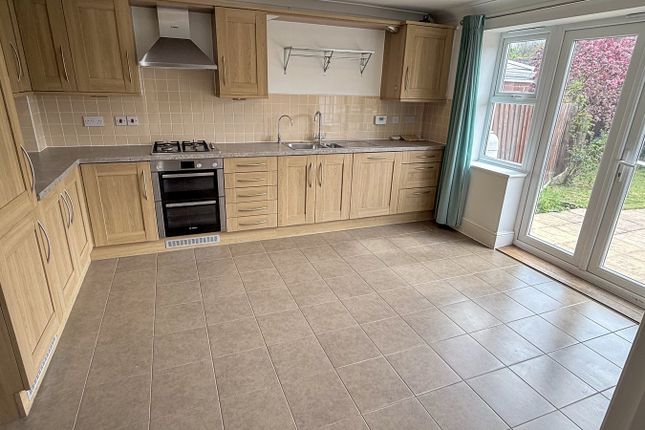 6, Browns Walk, Thatcham photo 2