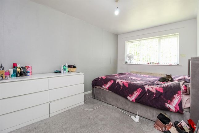42, Barnstone Vale, Wakefield photo 5