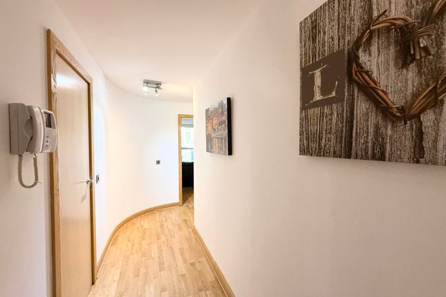 36, Glasgow photo 2