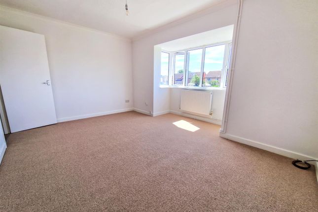 5 Jacey Court, 198 Hillgrounds Road, Beds photo 3