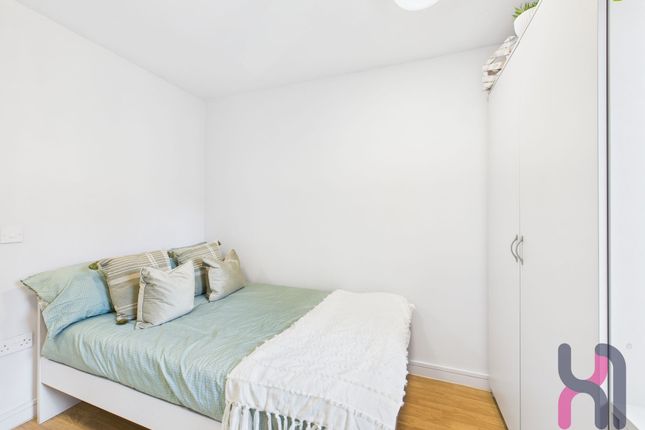 22D Queensland Place 2 Chatham Place, Liverpool photo 5