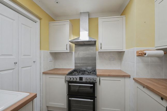 13, Nicholas Close, Sandown photo 3