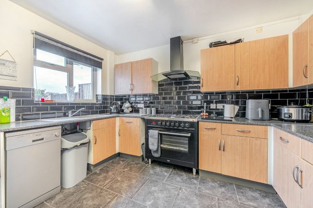 74, Lilac Avenue, Staffordshire photo 4
