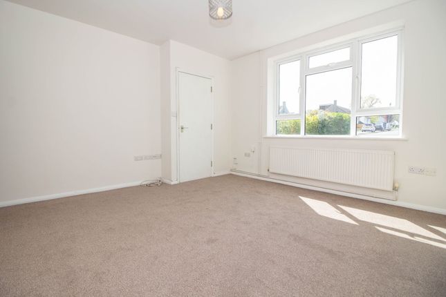 Heysham Drive, Watford photo 2