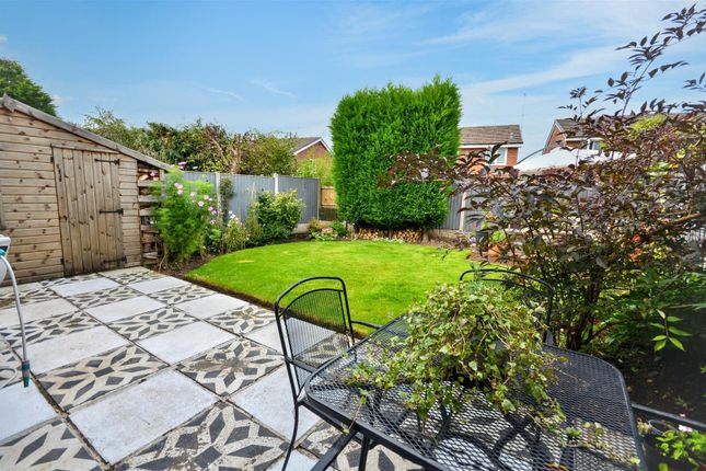 39, Earlsbrook Drive, Stoke-on-Trent photo 4