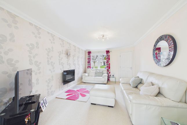 10 Lingla Gardens, Frizington photo 4