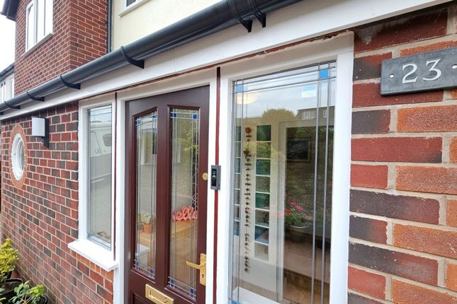 23, Oakwood Drive, Heaton. Bolton. photo 3
