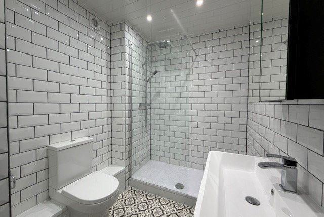 Flat 1, The Coach House Chapel Alle,, King George Avenue, West Yorkshire photo 3