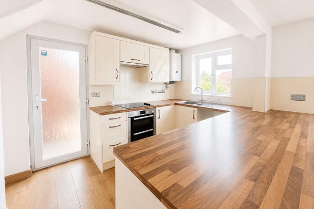 5, The Crescent, Dursley photo 5