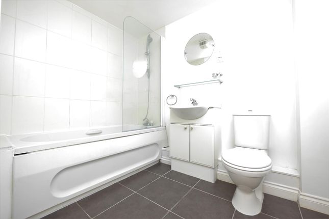 6 Eastbury Court, Smiths Wharf, Wantage photo 4