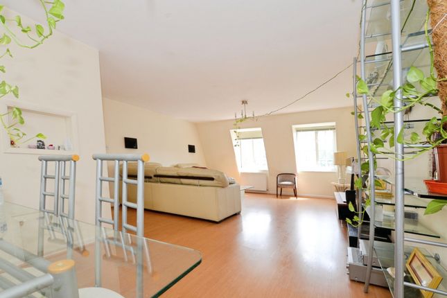 14a, Herga Court, Harrow photo 4