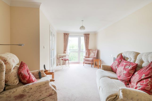 Flat 25, Calverley Court, 370-374, Kingston Road, Epsom photo 2