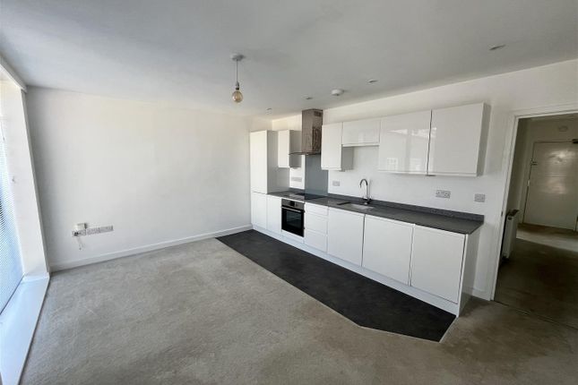 Flat 2, The Courtyard, 39 West Street, Bridport photo 3