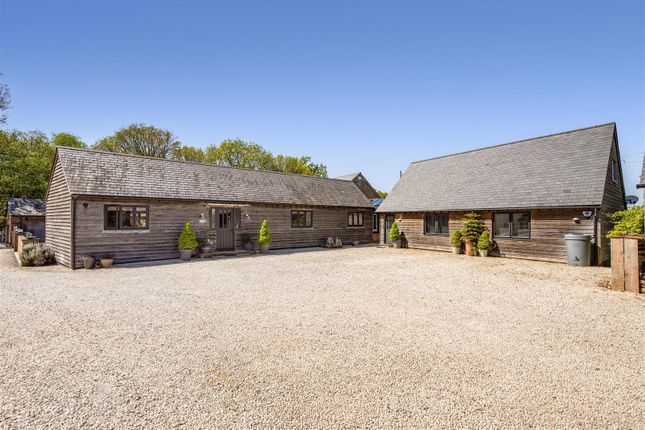 Cutlers Farm Barn, Newlands Lane, Purbrook Heath photo 2